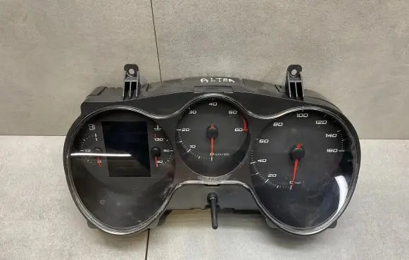 Seat Altea XL Speedometer (instrument cluster) 1P0920950N