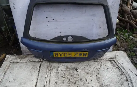 Jaguar X-Type Tailgate/trunk/boot lid