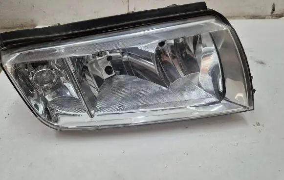 Skoda Fabia Mk1 (6Y) Headlight/headlamp 01021508 206229