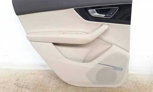 Audi Q7 4M Rear door card panel trim