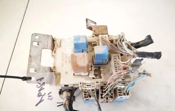 Nissan Almera Tino Fuse box set 24350bu210