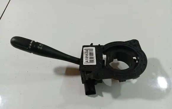 Chrysler Voyager Indicator stalk 052AE23270317