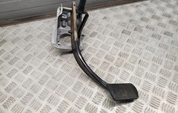 Dodge Durango III Brake pedal 04581656AA