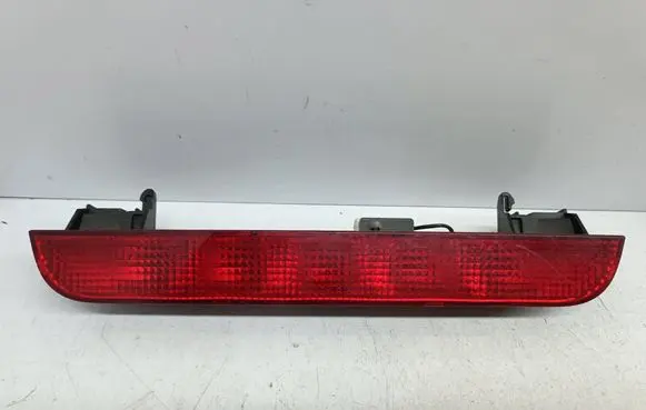 Nissan X-Trail T30 Third/center stoplight P1842
