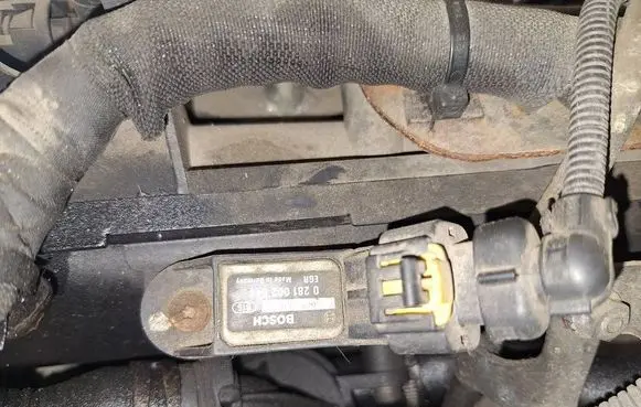 Opel Corsa D Air pressure sensor 0281002844