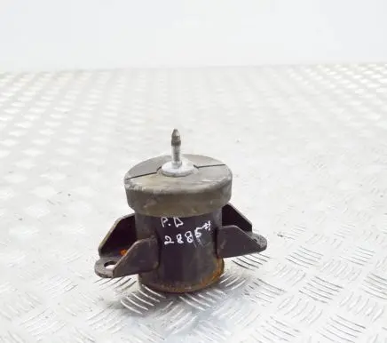 Nissan Leaf I (ZE0) Engine mount bracket