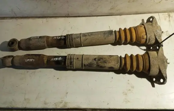 Volkswagen Touran I Rear shock absorber/damper