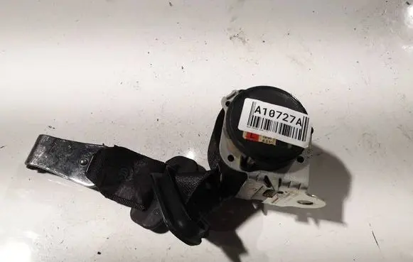 Opel Zafira B Rear seatbelt 