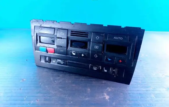 Audi A4 S4 B7 8E 8H Climate control unit 8E0820043AM 0305530