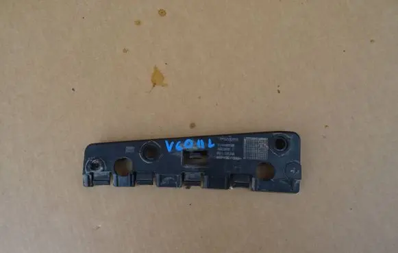 Volvo V60 Fender mounting bracket 31448916 AEDD5