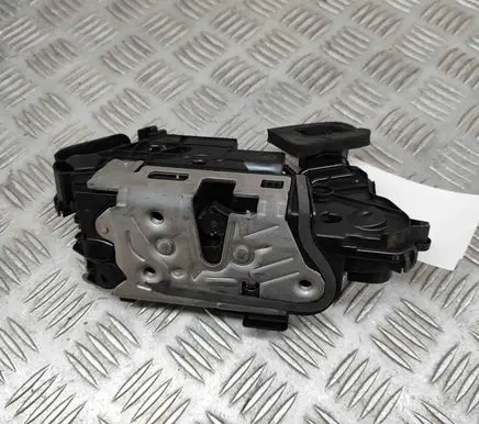 Volkswagen Taigo Front door lock 5TC837016D