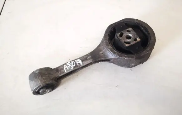 Volkswagen Polo Engine mount bracket