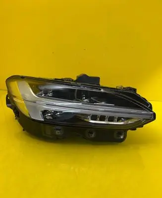 Volvo S90, V90 Headlight/headlamp 31386171