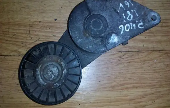 Peugeot 406 Generator/alternator belt tensioner 9626365280
