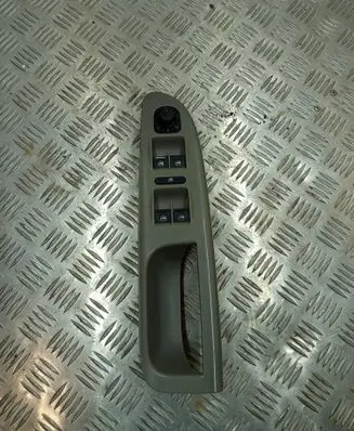 Volkswagen PASSAT B6 Electric window control switch 3C1867171B