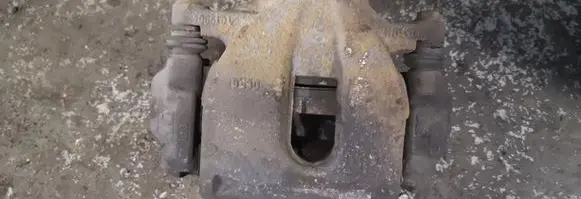 Toyota Auris 150 Front brake caliper