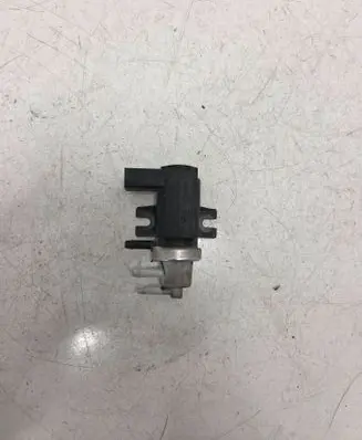 Volkswagen PASSAT B6 Turbo solenoid valve 1J0906627B 071068 72290345