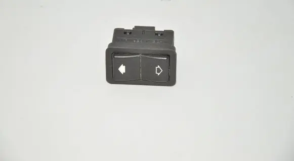 BMW 5 E39 Electric window control switch 8368974