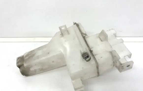 Mazda CX-3 Windshield washer fluid reservoir/tank D10E67480