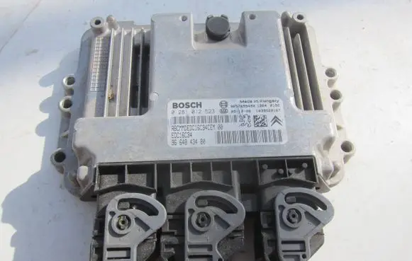 Peugeot 207 Engine control unit/module 9664843480 0281012523 9657699480