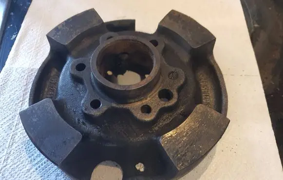 Mercedes-Benz W123 Crankshaft pulley 6150311507 1912802