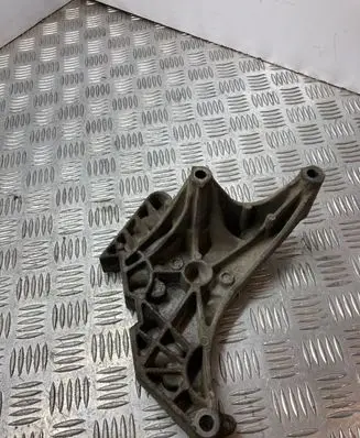 Volkswagen PASSAT B6 Engine mounting bracket 03L199207 KTS23V120