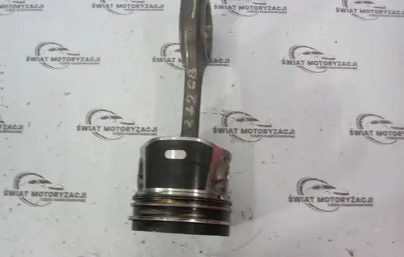 Citroen C3 Piston with connecting rod