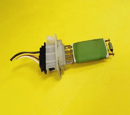 Heater blower motor/fan resistor