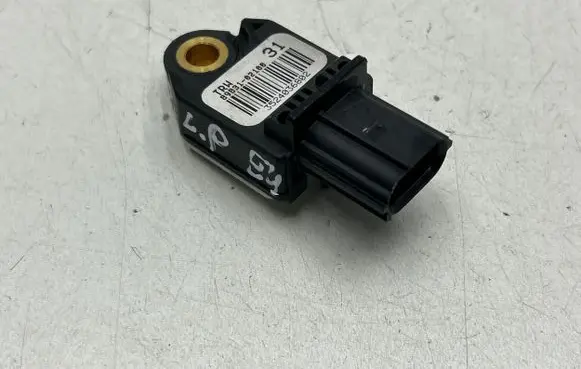 Toyota Verso Airbag deployment crash/impact sensor 8983102100 3524036802