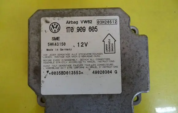 Volkswagen Touran I Airbag control unit/module 1T0909605 5WK43150