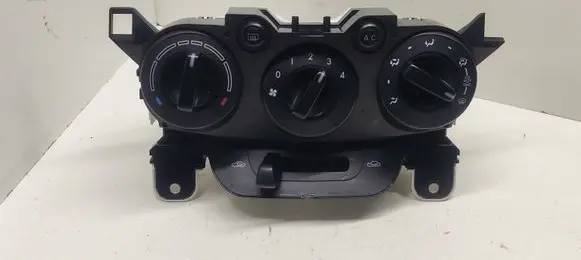 Mazda 2 Climate control unit