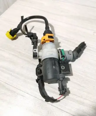 Volvo XC40 Water pump 32324886 8889477433