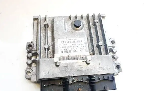 Ford Kuga I Engine control unit/module AV4112A650CJ
