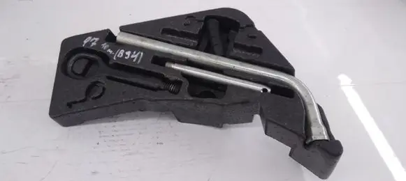 Volvo XC90 Tool set 4L0012113E