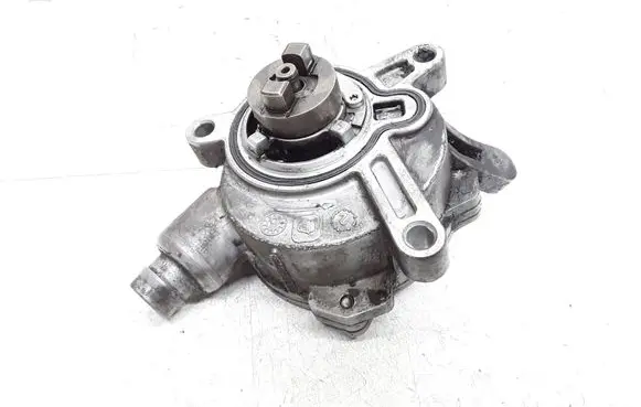 Volvo S80 Vacuum pump 08658230
