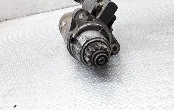 Nissan Murano Z50 Starter motor M001T68681