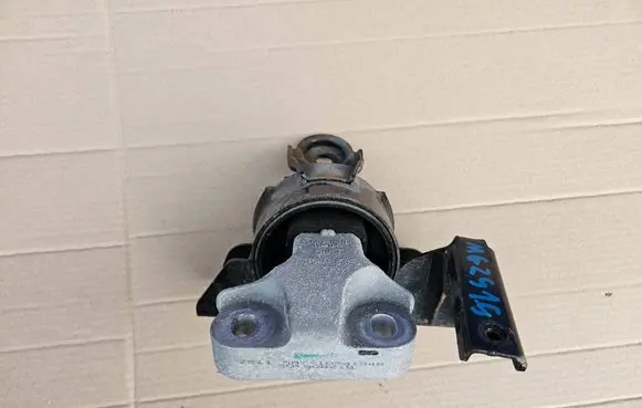 MG ZS Gearbox mount 10241848