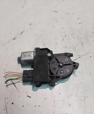 Peugeot 308 Front door window regulator motor 9657247580 0130822369