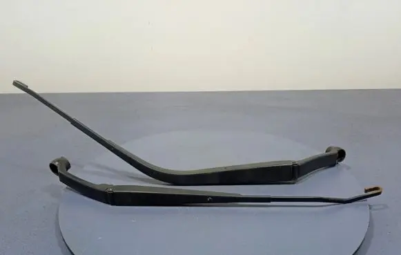 Mitsubishi ASX Front wiper blade arm