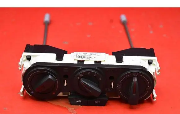Seat Ibiza IV (6J,6P) Climate control unit 6J0820045A