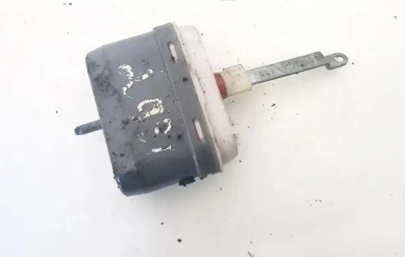 Opel Omega B1 Central locking vacuum pump 9070441482 90.704.41.482