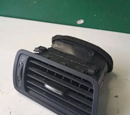 Volkswagen PASSAT B6 Dashboard side air vent grill/cover trim 3C1819702E P0108667 T0024375