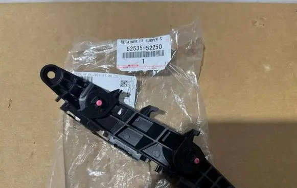 Lexus LBX Front bumper mounting bracket 5253552250