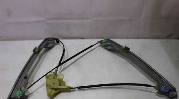 Renault Laguna III Front window lifting mechanism without motor 807000002R