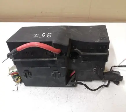 Volvo V40 Fuse module AV6T14A142AA