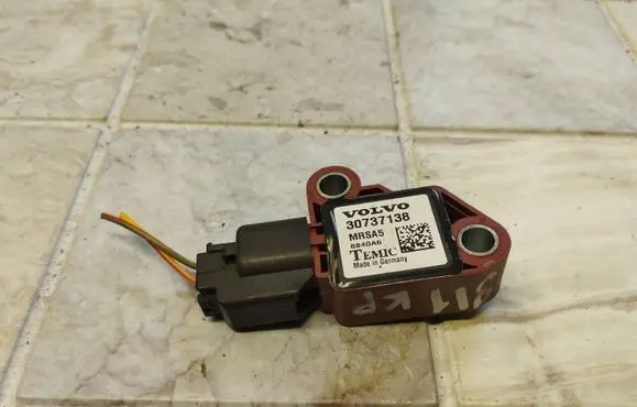 Volvo V50 Airbag deployment crash/impact sensor 30737138