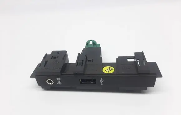 Volkswagen PASSAT B8 USB socket connector 5TA863324B