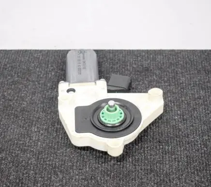 Mercedes-Benz SLK R172 Front door window regulator motor A2078200542