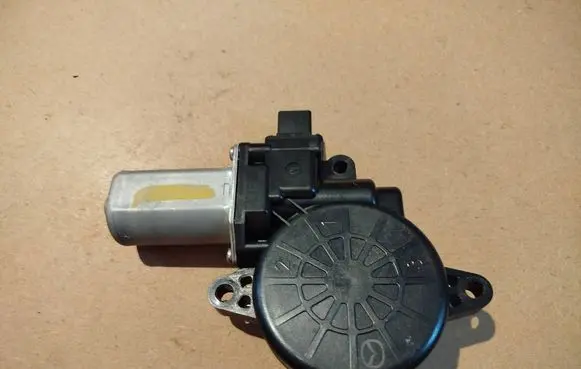 Mazda 3 II Rear door window regulator motor CM012020 SD961102