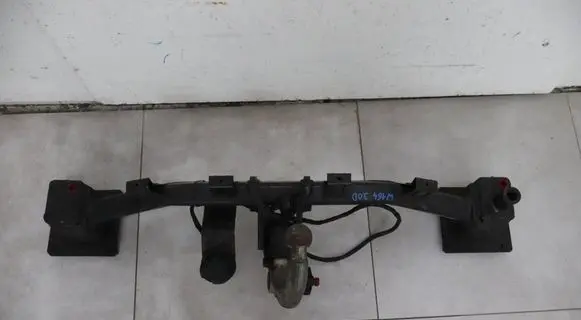 Mercedes-Benz ML W164 Tow bar set A1643100537